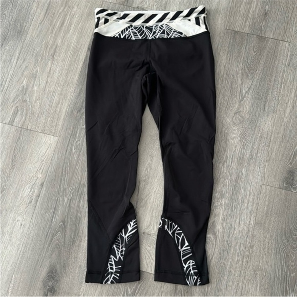Lululemon Run Inspire Cropped Stretch Black and White Leggings Women’s Size 4